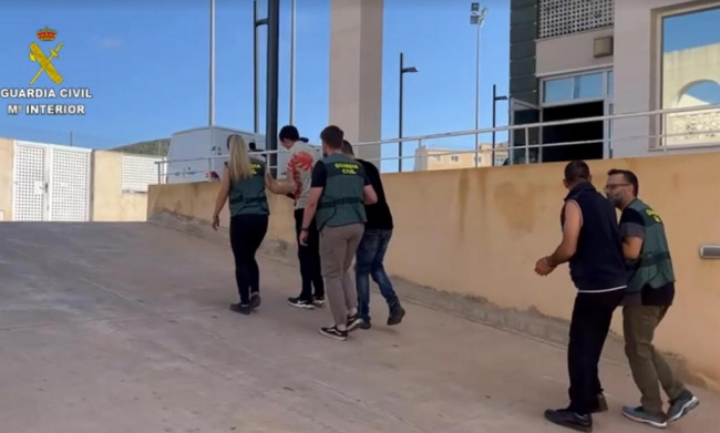 La Guardia Civil Desmantela una banda de ladrones de relojes de lujo en Ibiza en el marco de la operación Clocks