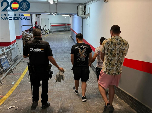 Desarticulado un grupo criminal dedicado al hurto siendo sorprendidos in fraganti mientras robaban a un turista en Playa de Palma