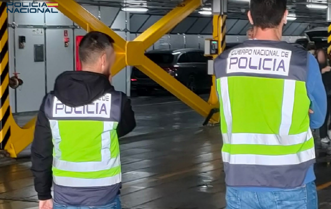 La Policía Nacional detiene a dos pasajeros en un ferry procedente de Valencia por un delito contra la salud pública en Ibiza
