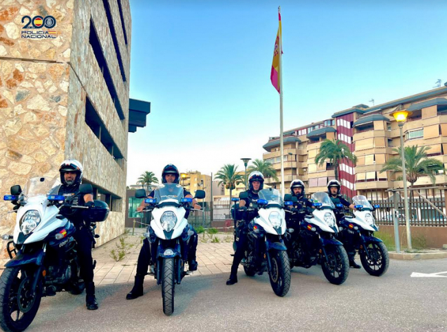 La Policía Nacional continúa reforzando su plantilla para la “operación verano” con la unidad de motos  